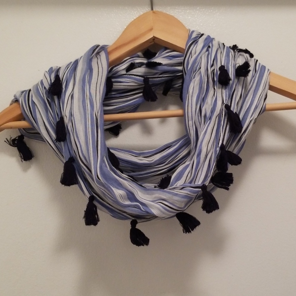 Ann Taylor blue & white infinity tassel scarf